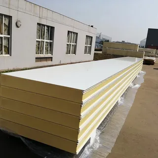 Фото: узел у двери — примыкание и герметизация